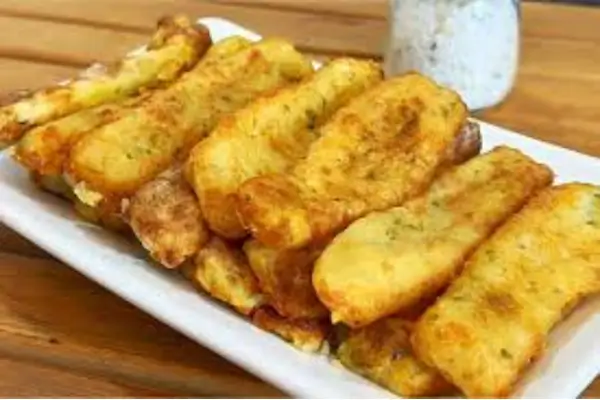palito de batata com queijo